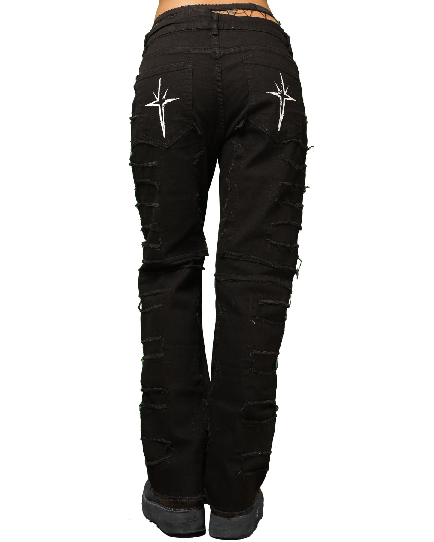 DISTRESSED BLACK JEANS